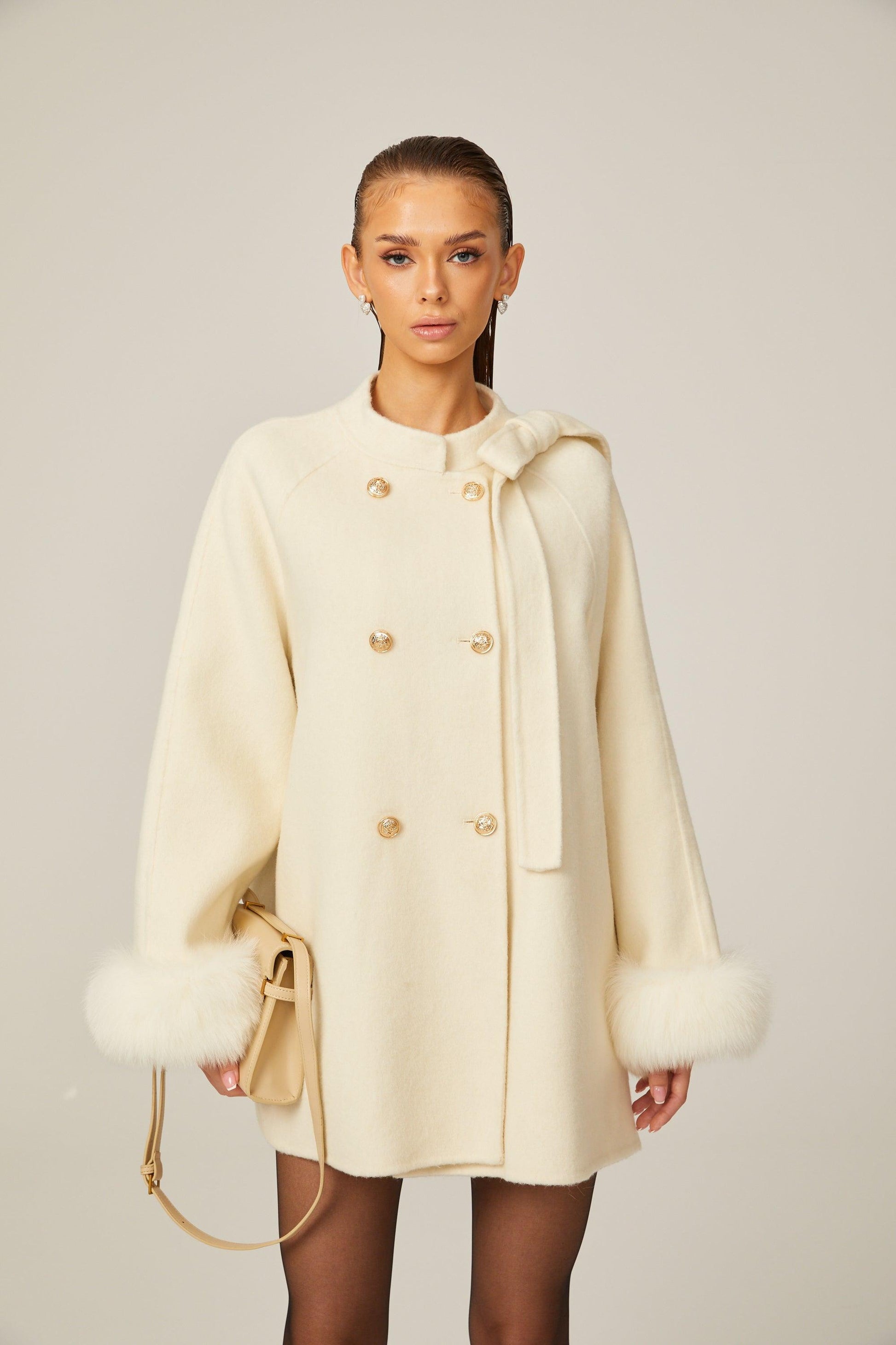 Elegant Charm Kürk Detaylı Krem Kaban