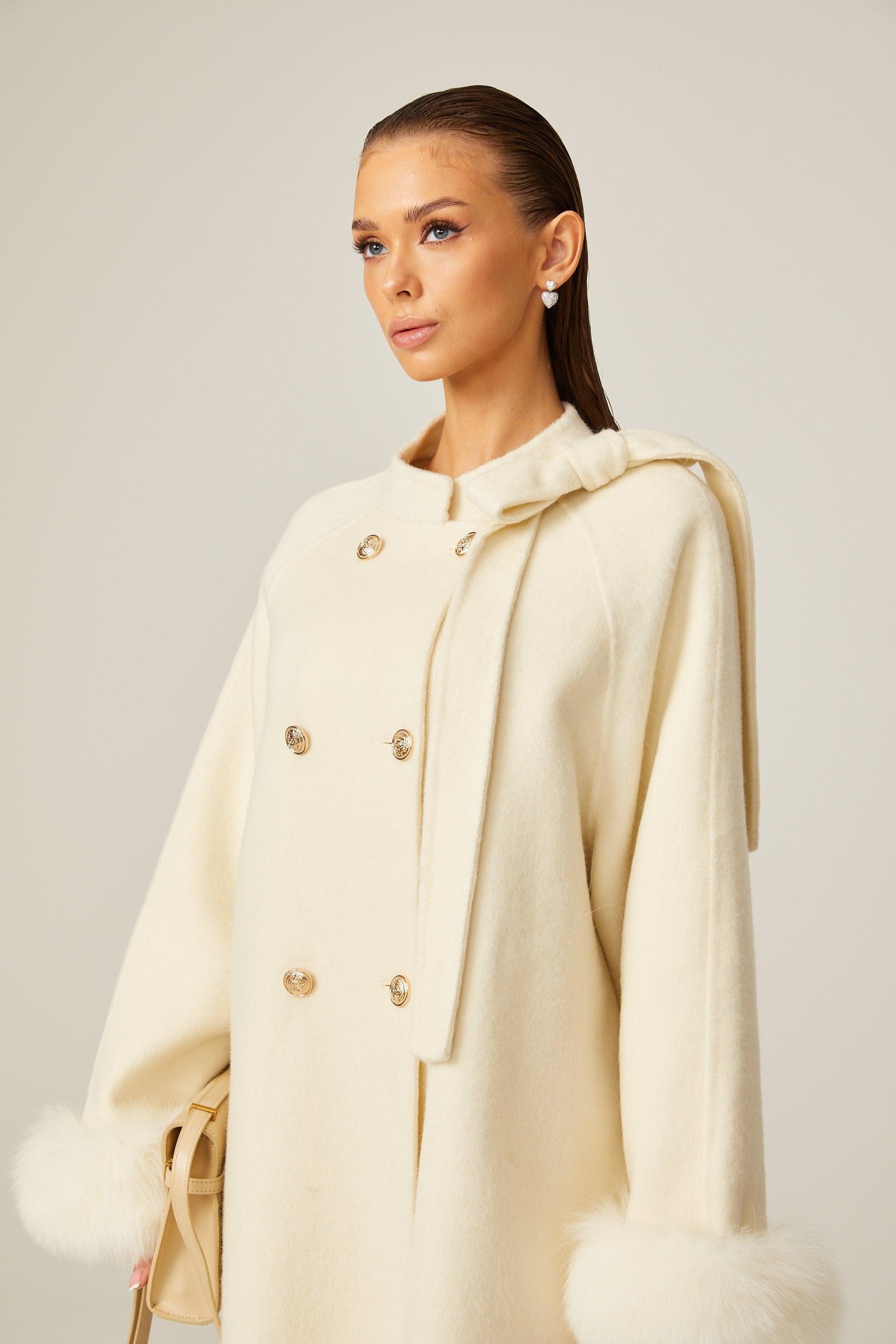Elegant Charm Kürk Detaylı Krem Kaban