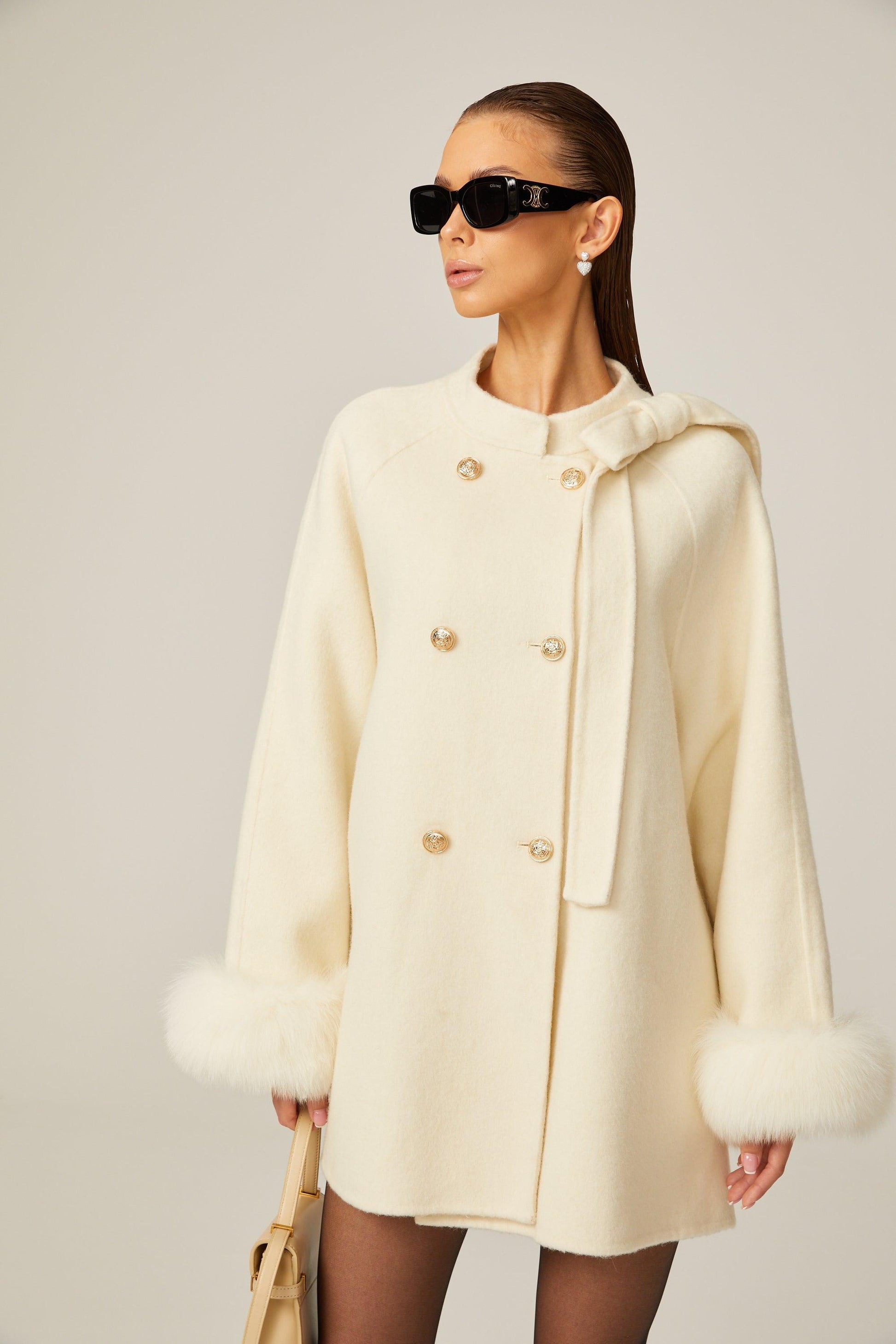 Elegant Charm Kürk Detaylı Krem Kaban