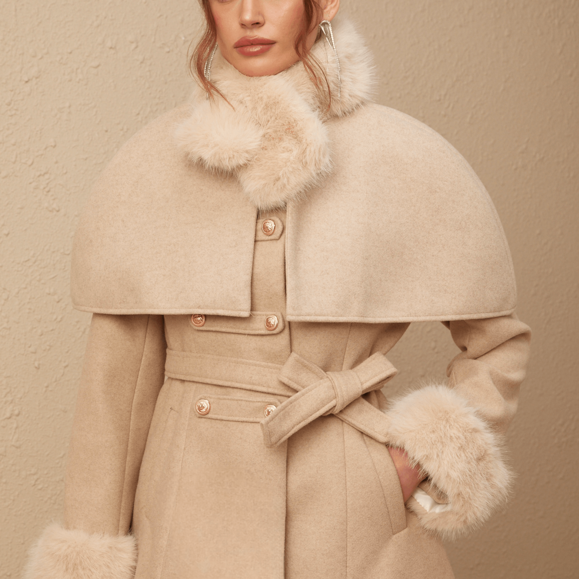 "Royal Grace" Peluş Detaylı Karamel Kaban