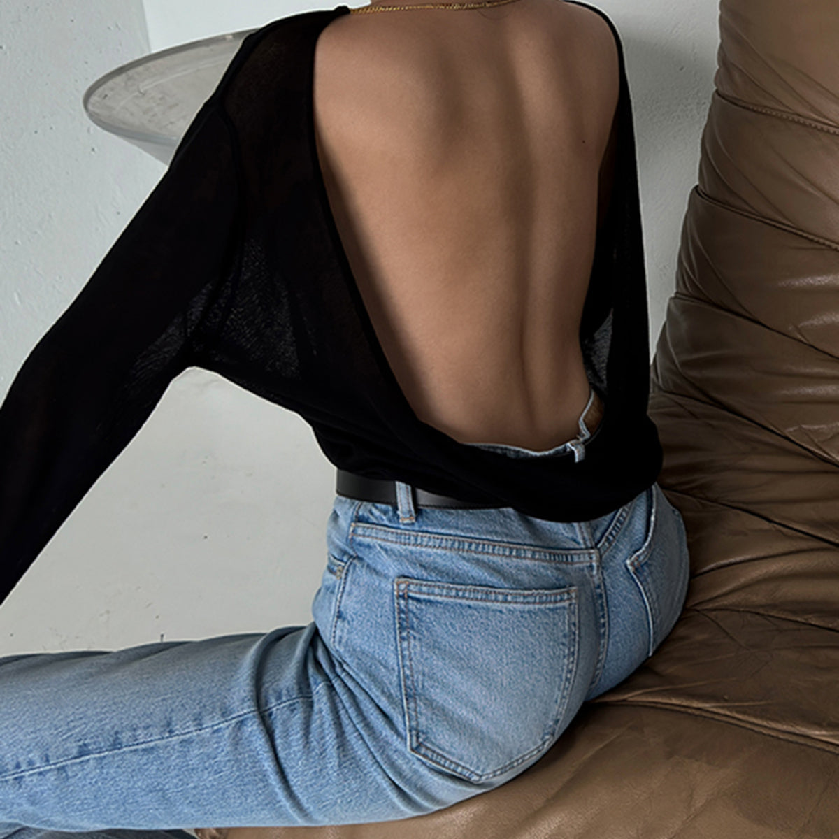 Sırtı Açık Seksi Örgü Kıyafeti