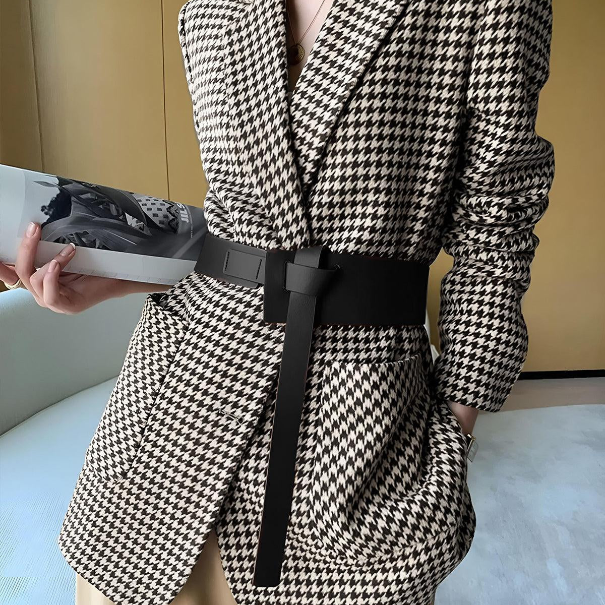 Kazayağı Desenli Kemerli Blazer Ceket