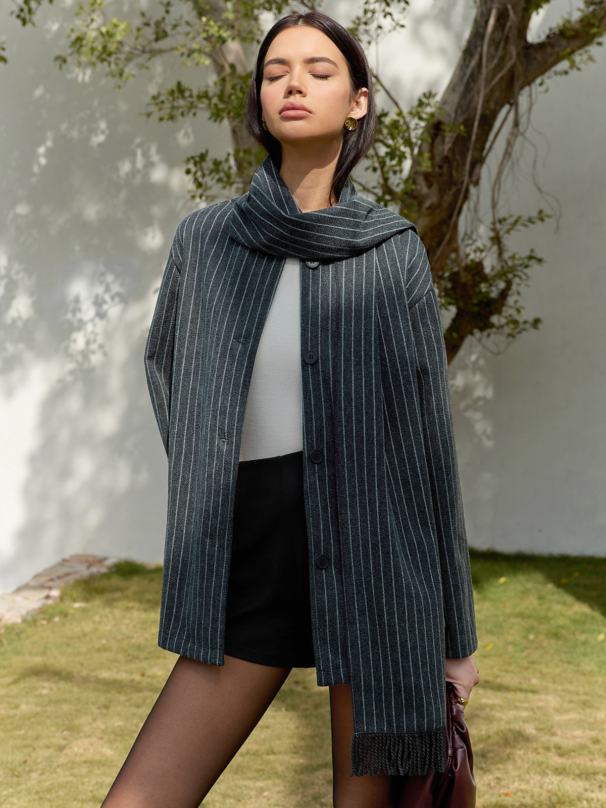 Eşleşen Püsküllü Eşarplı İnce Çizgili Düğmeli Blazer