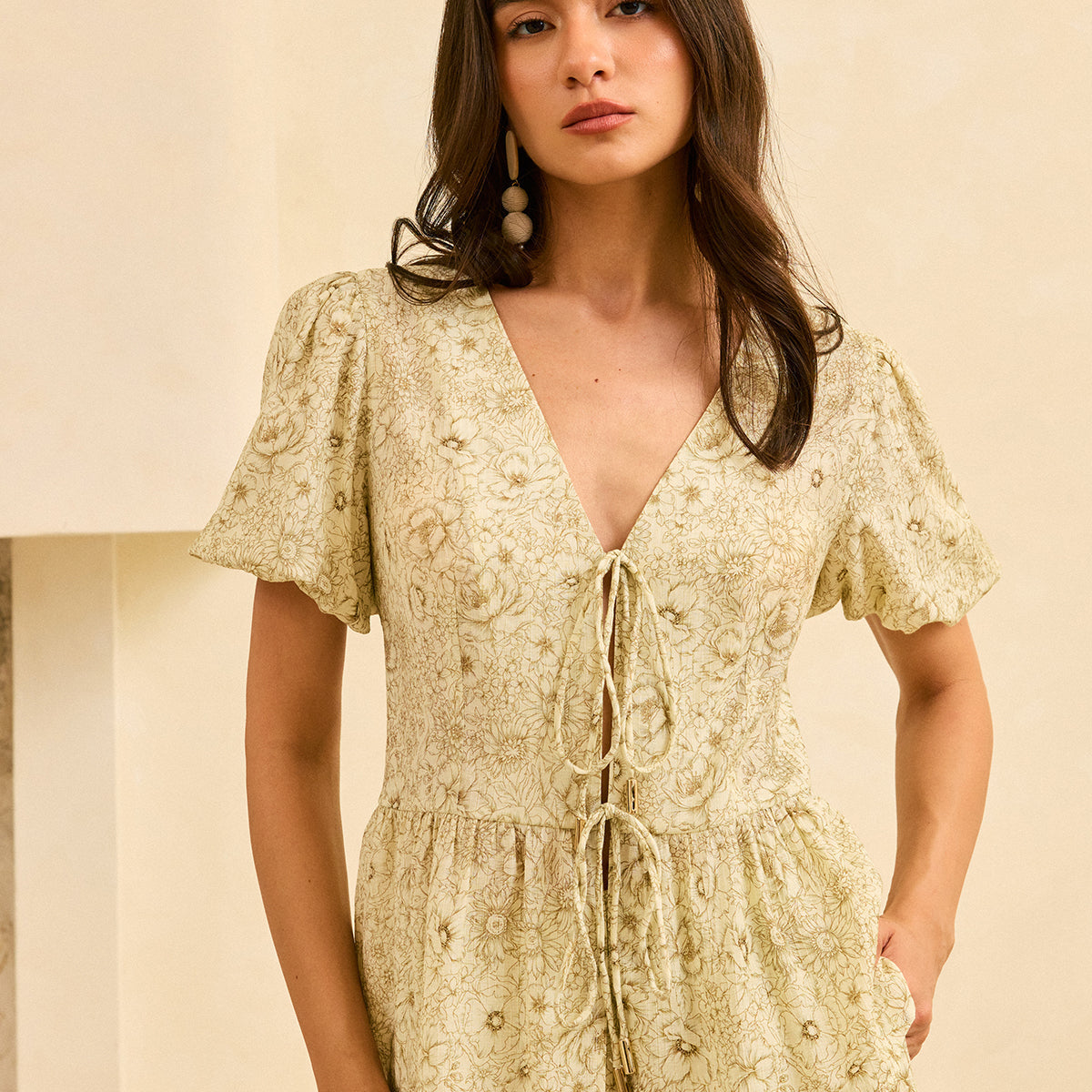 Yarı Şeffaf Çiçek Desenli Peplum Önden Bağlamalı Bluz