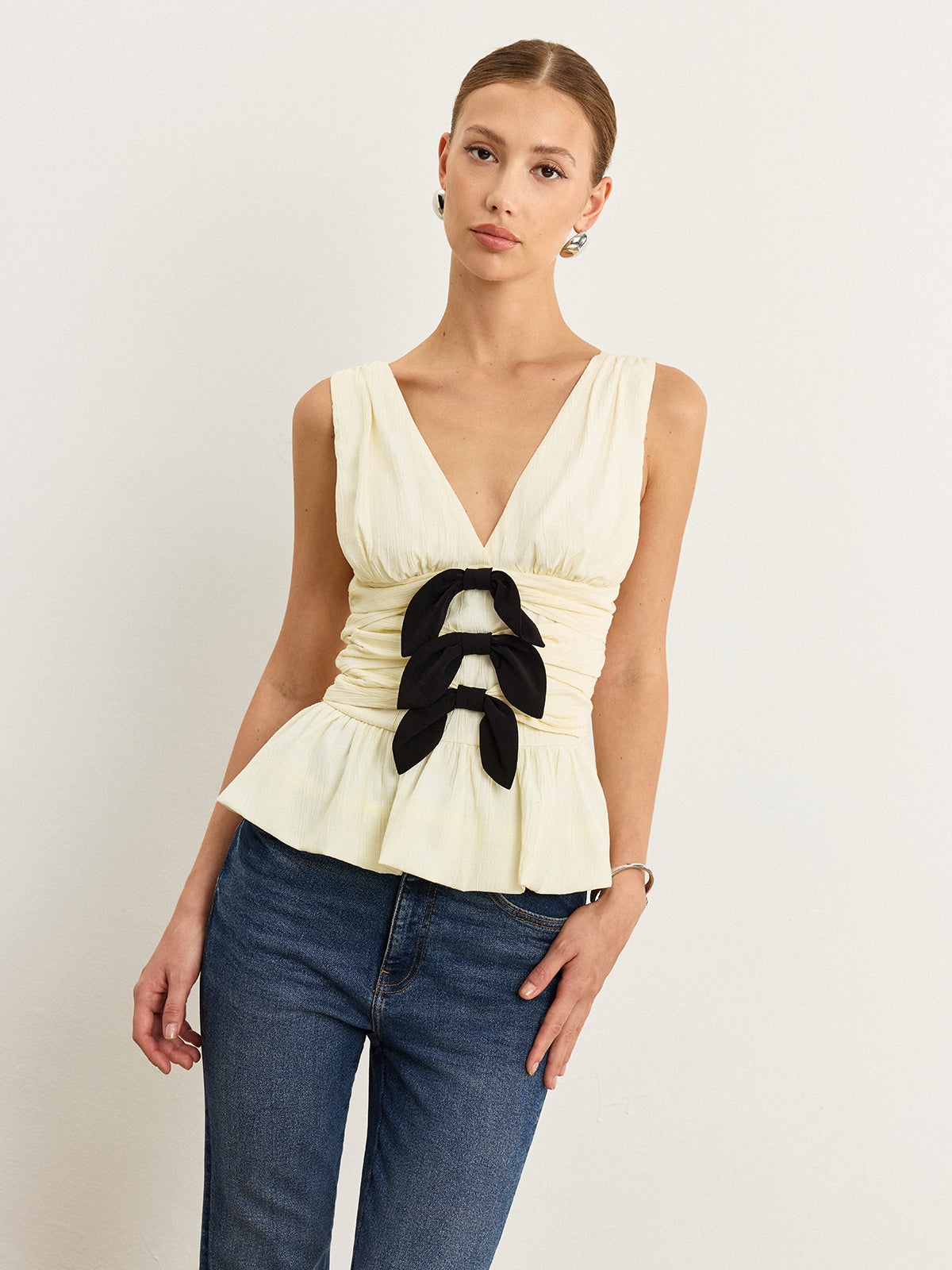 Peplum Etek Ucunda Fiyonk Detaylı Büzgülü Üst