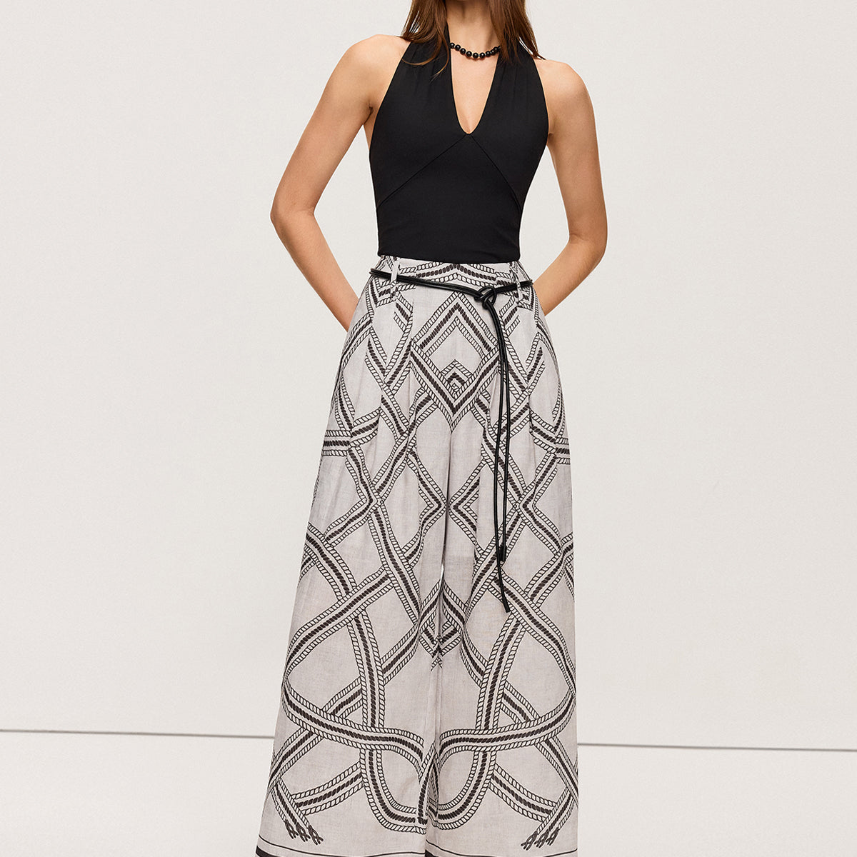 Geometrik Desenli Kemerli Geniş Paça Pantolon