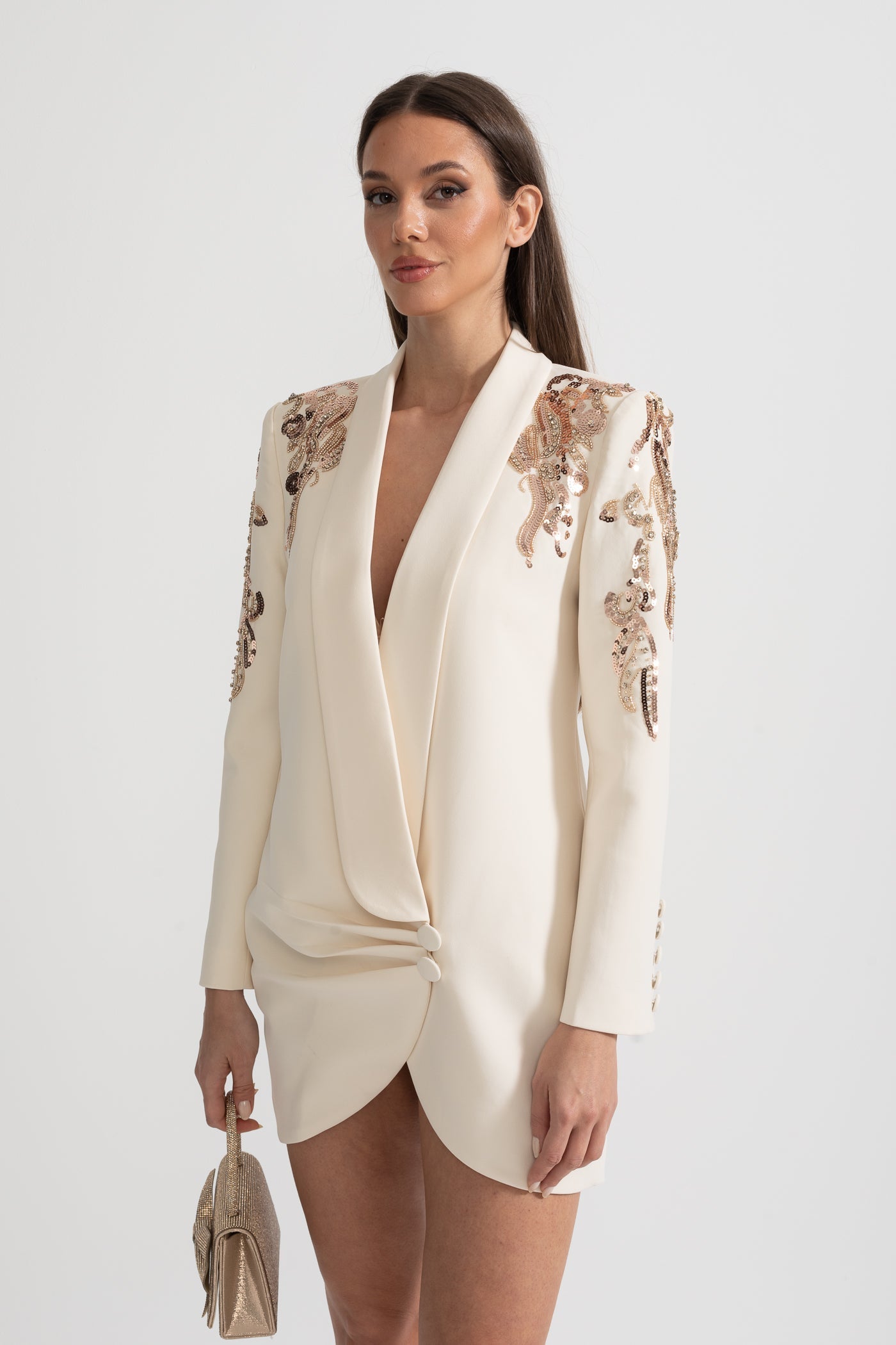 Fildişi Renk Drapeli Blazer – İnce Omuz Nakışlı