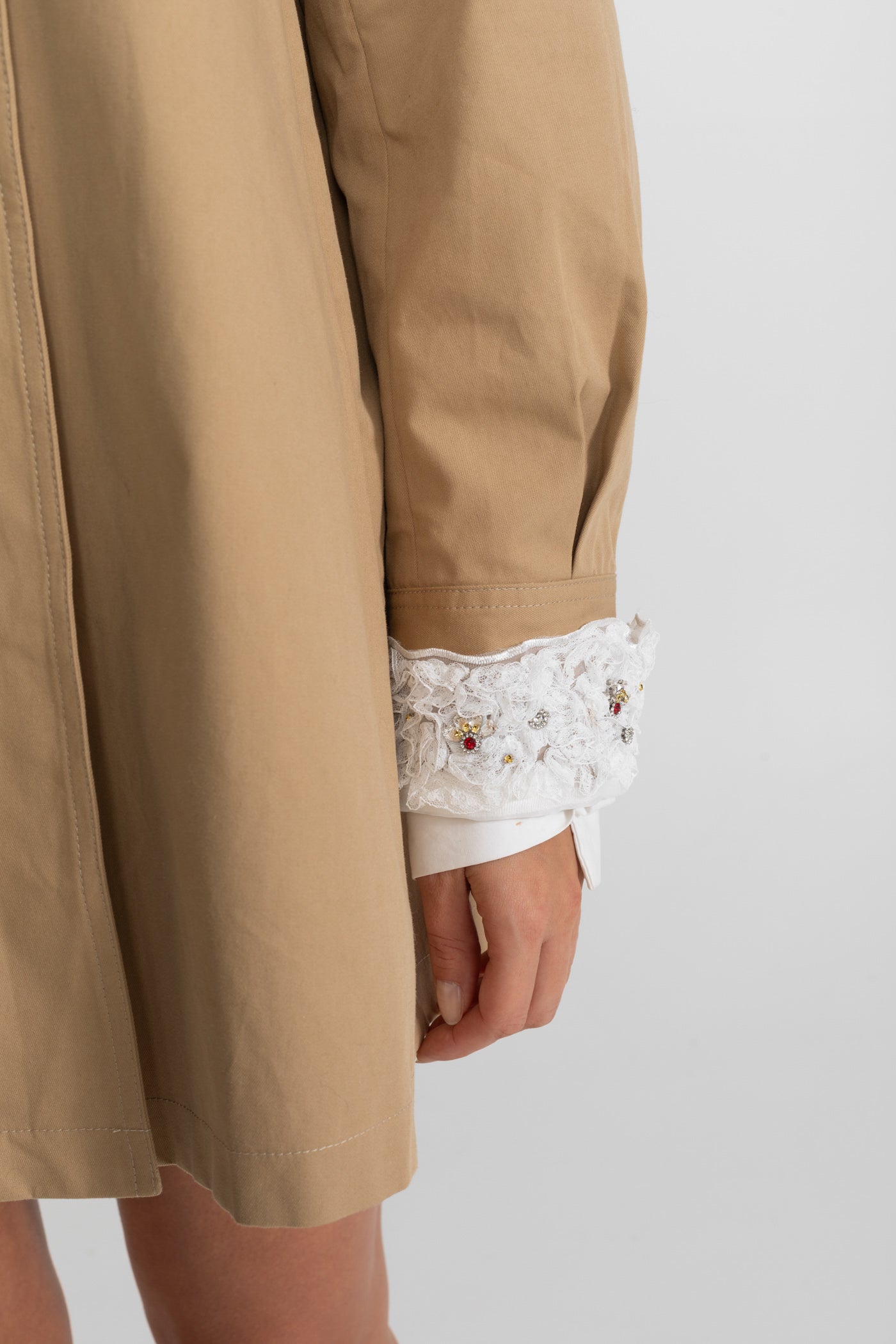 Nakış Detaylı Yakalı A Form Mini Trençkot Elbise – Camel
