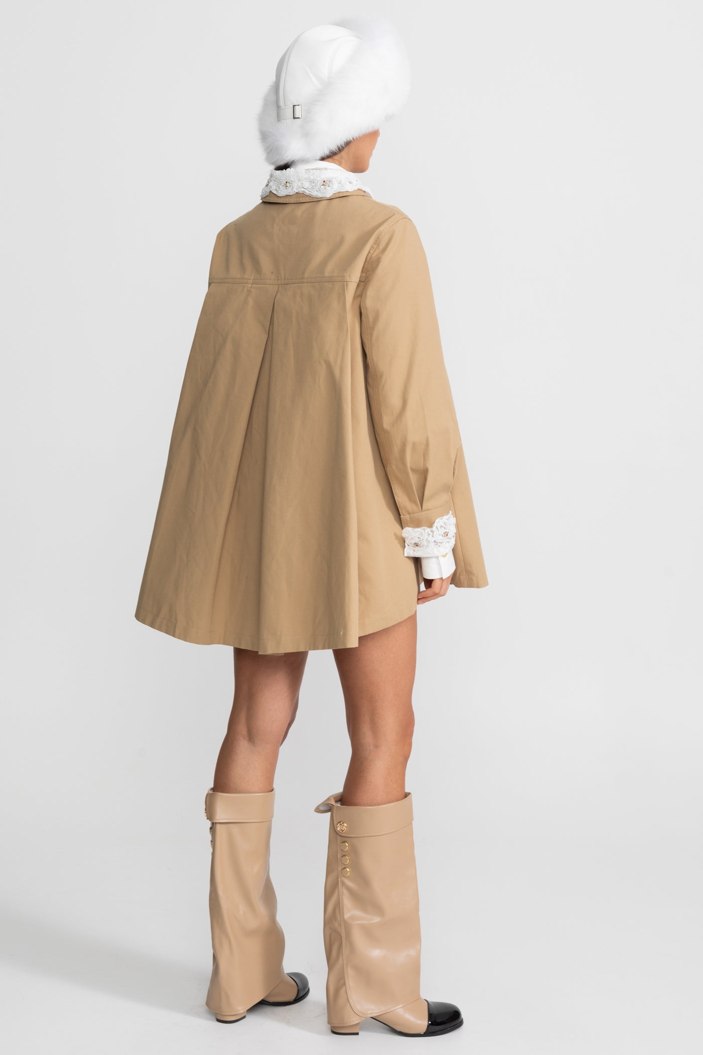 Nakış Detaylı Yakalı A Form Mini Trençkot Elbise – Camel